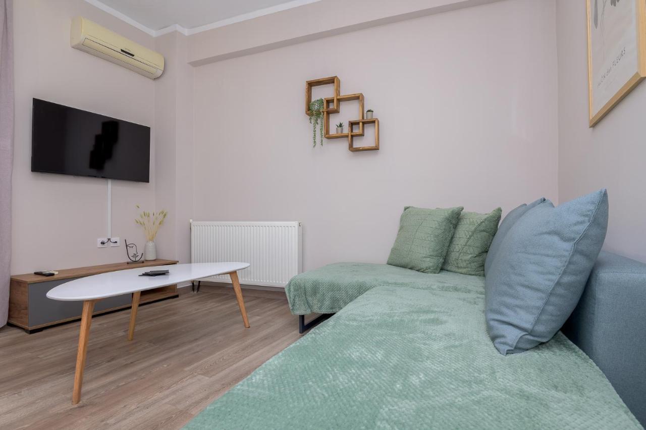 Deluxe Central 2 Bdr Apartment อเล็กซานโดรโพลิส ภายนอก รูปภาพ
