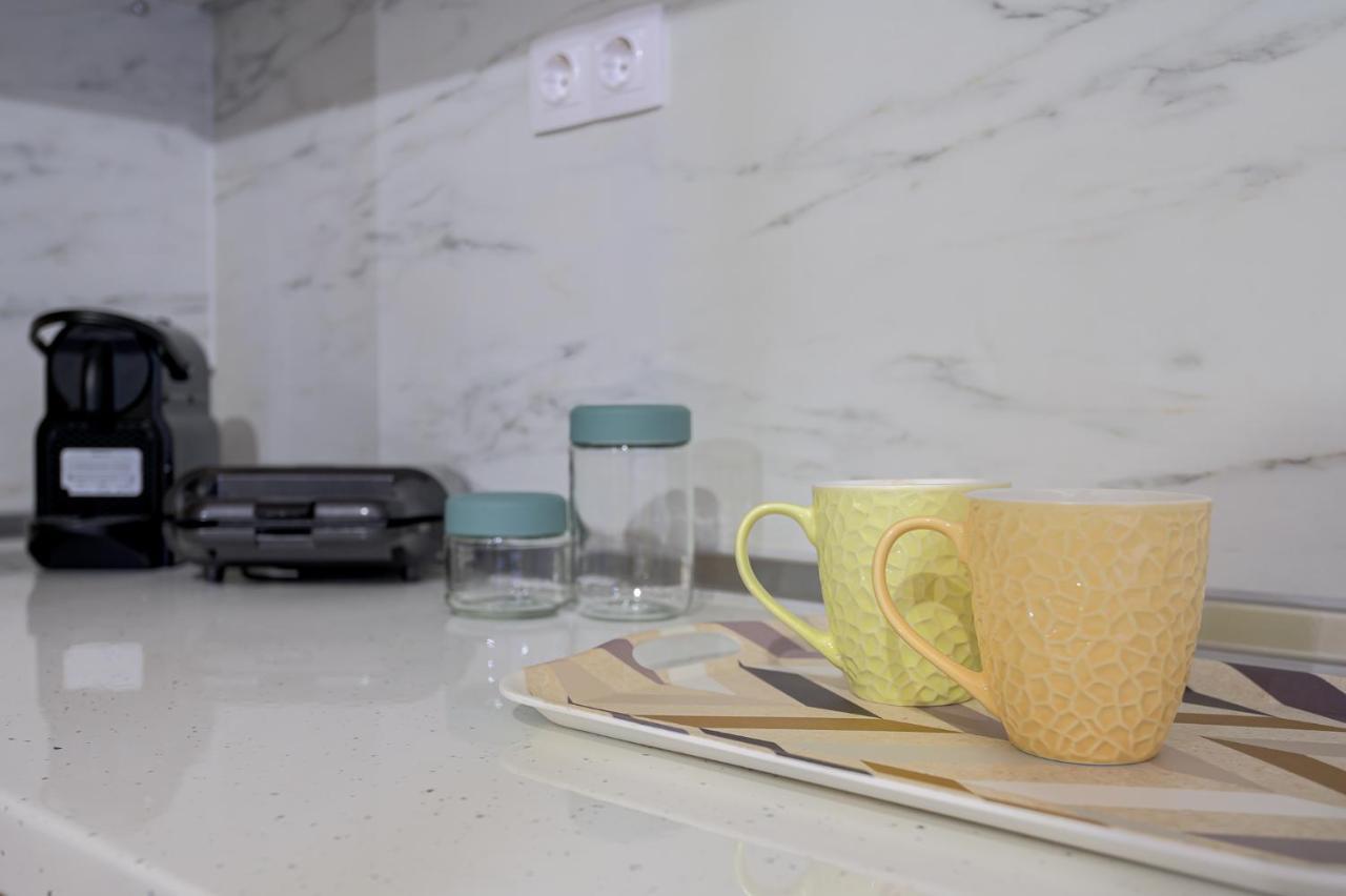 Deluxe Central 2 Bdr Apartment อเล็กซานโดรโพลิส ภายนอก รูปภาพ